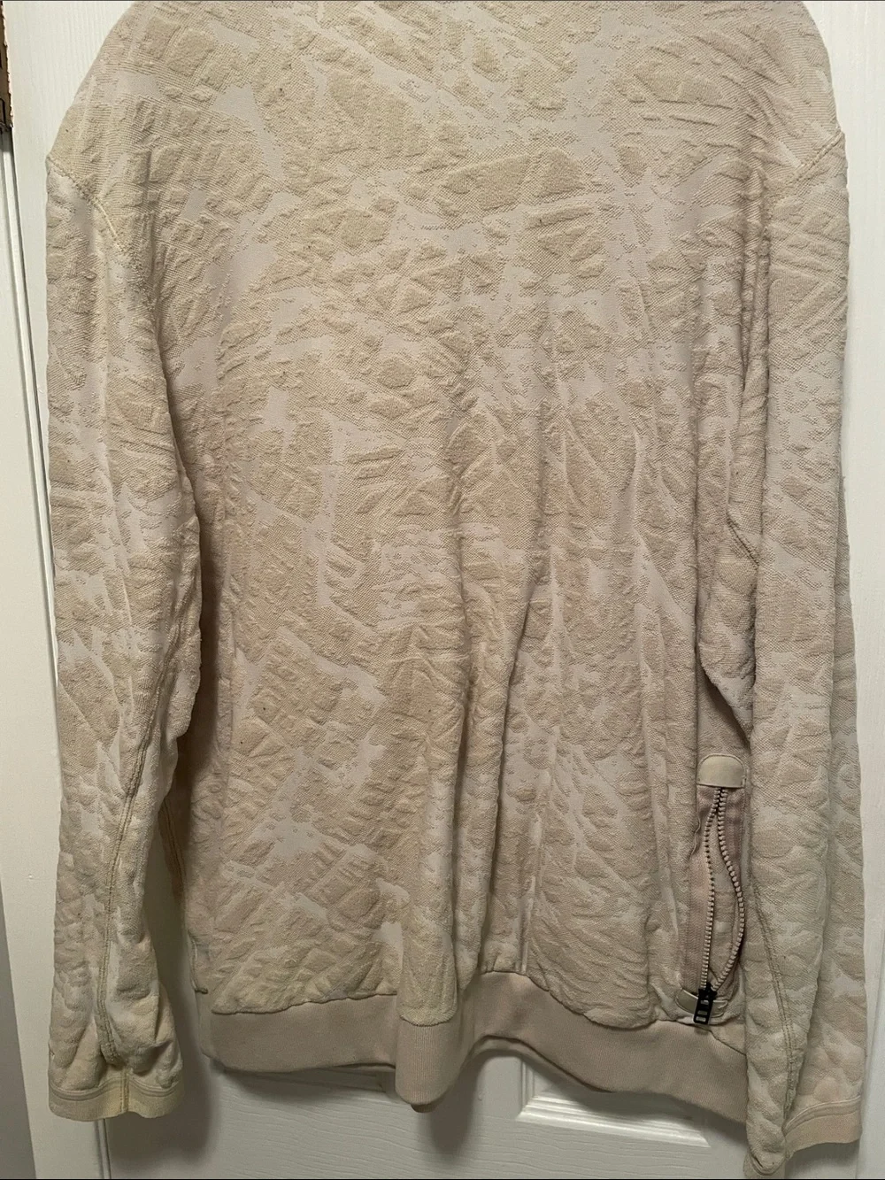Nike Men’s Beige Textured Patch Pocket Crewneck Sweatshirt